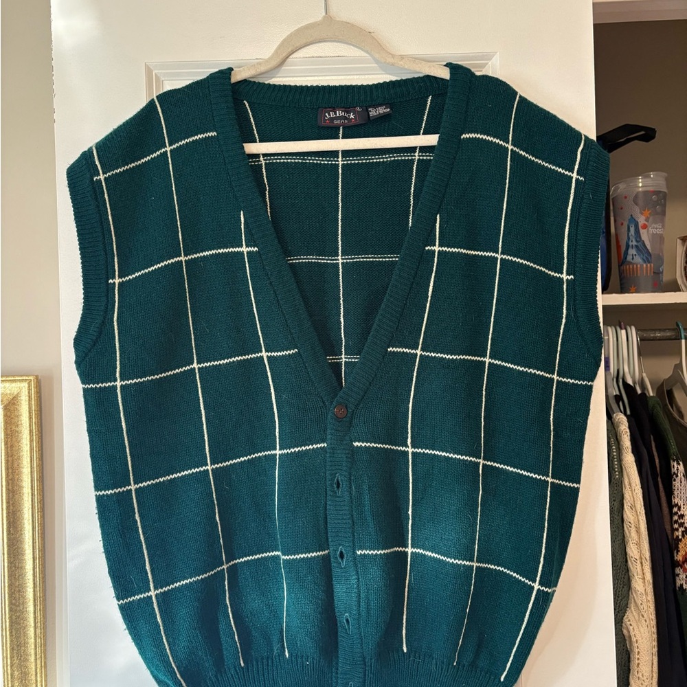 J. B. Buck V-Neck Green Patterned Sweater Vest